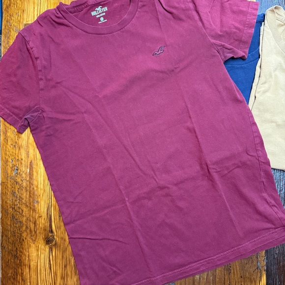Lot of Hollister Short Sleeve Tees - Picture 3 of 4